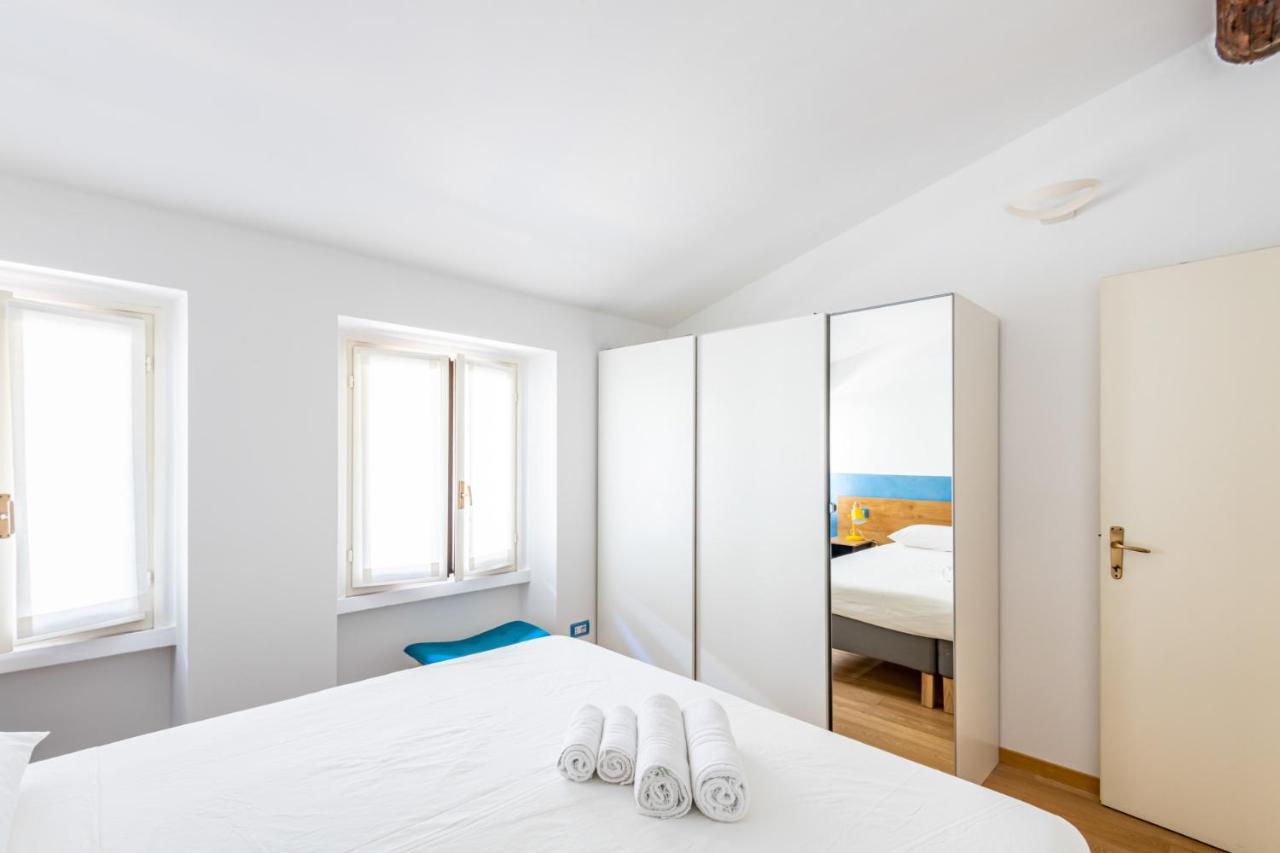 Easylife - Romantico Appartamento Sulla Darsena Milano Exteriör bild