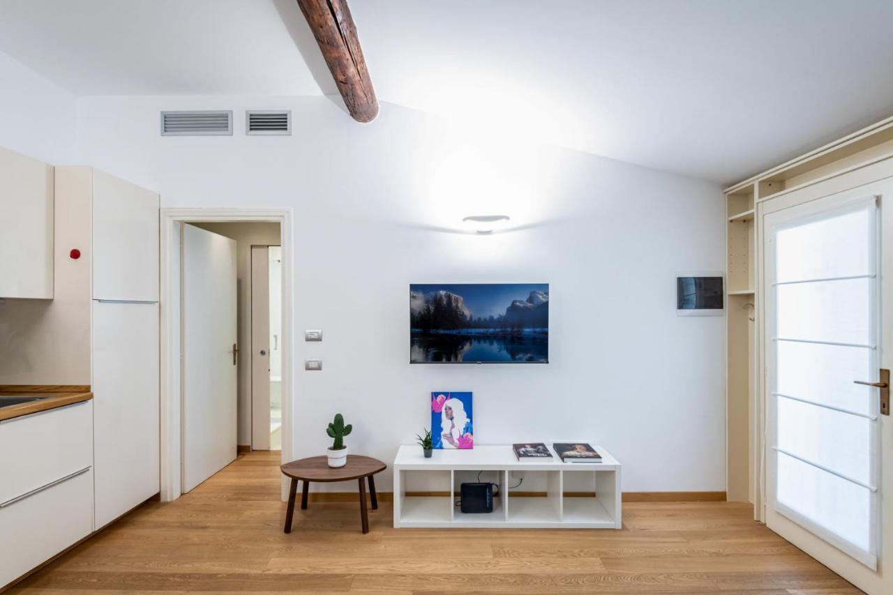 Easylife - Romantico Appartamento Sulla Darsena Milano Exteriör bild